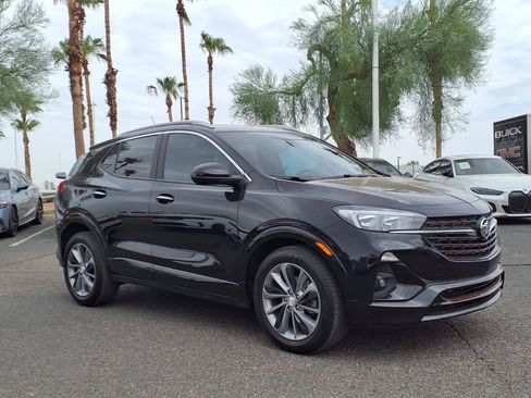 Used 2023 Buick Encore GX Select w/ Sport Touring Package FWD image 3