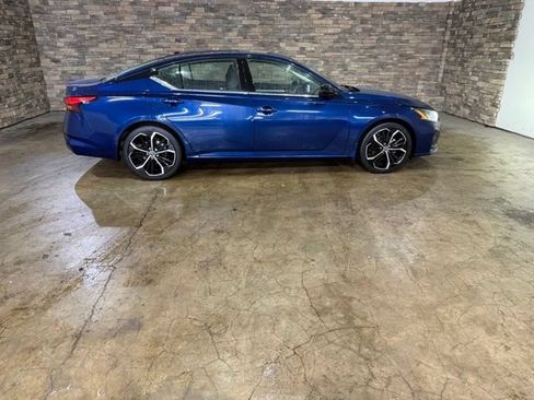 Certified 2023 Nissan Altima 2.5 SR w/ SR Premium Package FWD image 4