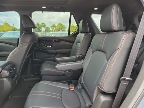 Used 2024 Honda Pilot TrailSport image 16