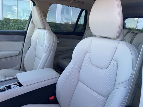 New 2026 Volvo XC90 B6 Ultra w/ Protection Package AWD/4WD image 16