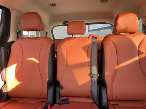 New 2026 Kia Carnival EX FWD image 23