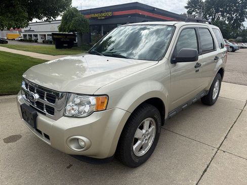 Used 2011 Ford Escape XLT w/ 202A Rapid Spec Order Code AWD/4WD image 1
