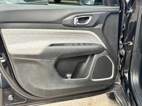 Certified 2024 Jeep Compass Latitude image 16