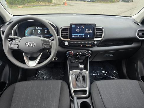 Used 2026 Hyundai Venue SE image 18