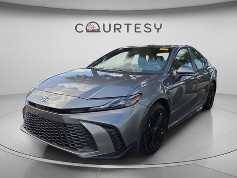 Certified 2026 Toyota Camry SE image 1