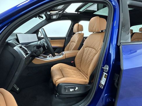 Used 2025 BMW X5 M60i w/ Parking Assistance Package image 28