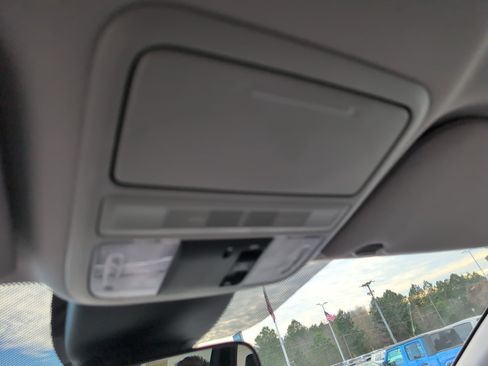 Used 2023 Honda Odyssey EX image 23