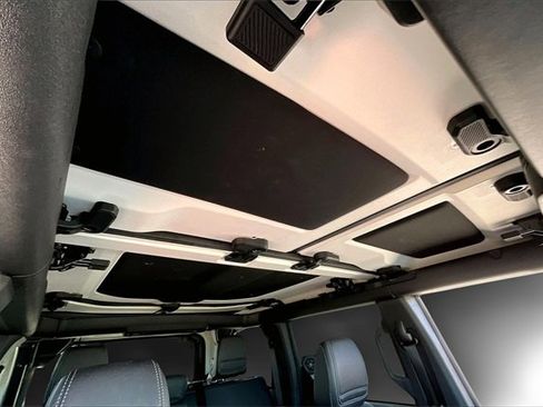 Certified 2025 Ford Bronco Badlands image 16