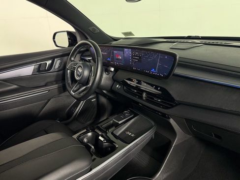 Used 2025 Buick Enclave Sport Touring image 31