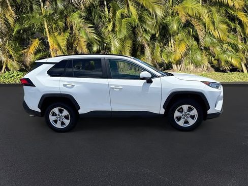 Used 2021 Toyota RAV4 XLE FWD image 3