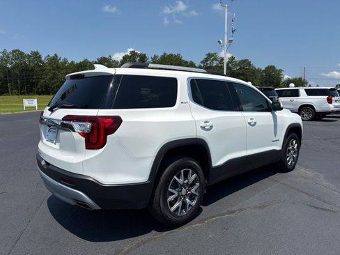 Used 2023 GMC Acadia SLT w/ Technology Package FWD image 3