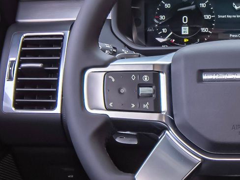 New 2026 Land Rover Discovery Limited Edition image 15