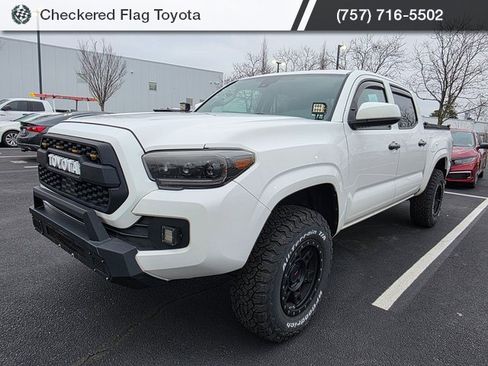 Used 2022 Toyota Tacoma SR image 1