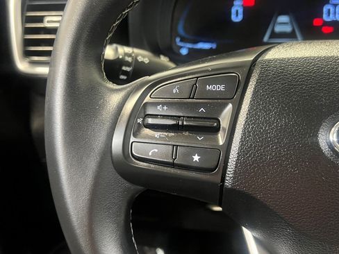 Used 2023 Hyundai Venue SEL image 29