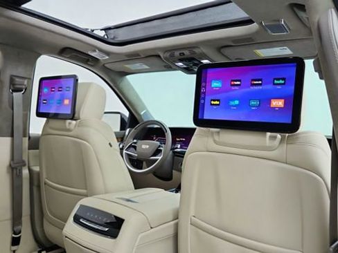 Used 2025 Cadillac Escalade Sport Platinum w/ LPO, Floor Liner Package image 27