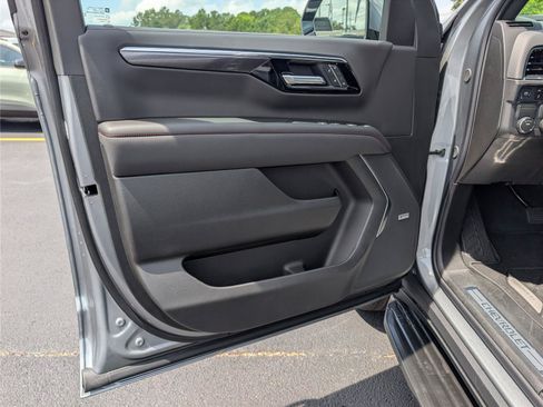 New 2026 Chevrolet Suburban RST w/ Comfort Package RWD image 14