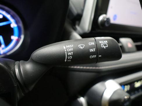 Used 2024 Toyota RAV4 LE AWD/4WD image 38