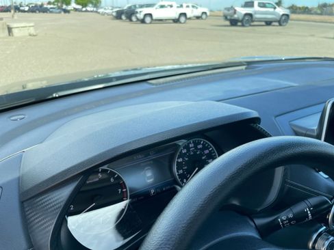 Used 2025 Nissan Sentra SV image 33