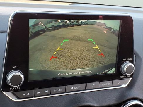 Used 2024 Nissan Sentra SV FWD image 14