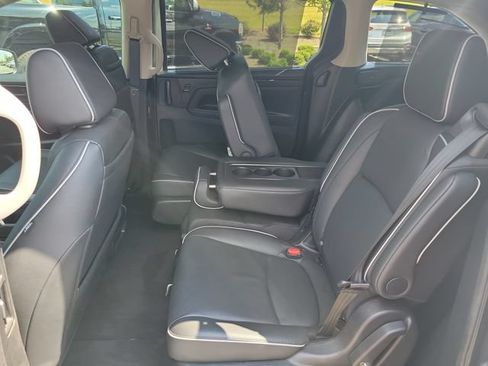 Certified 2025 Honda Odyssey Touring image 11