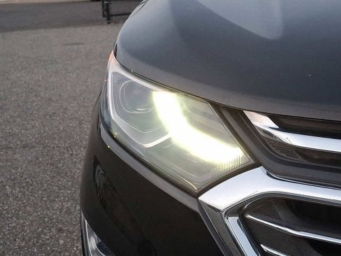 Used 2018 Chevrolet Equinox Premier image 10