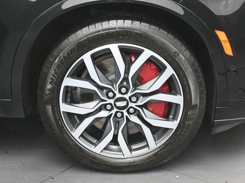 Used 2024 Cadillac XT6 Sport w/ Technology Package AWD/4WD image 9