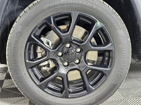 Used 2024 Jeep Compass Latitude w/ Altitude Special Edition AWD/4WD image 32
