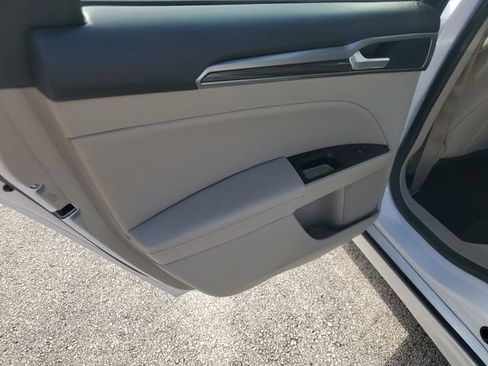 Certified 2018 Ford Fusion SE w/ Fusion SE Technology Package image 13