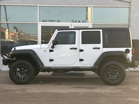 Used 2014 Jeep Wrangler Unlimited Sahara w/ Connectivity Group image 7