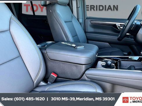 Used 2026 Chevrolet Tahoe Z71 w/ Z71 Off-Road Package AWD/4WD image 6
