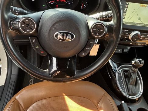 Used 2015 Kia Soul ! w/ Sun & Sound Package FWD image 17