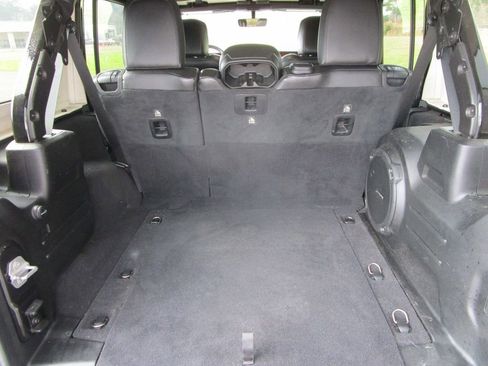 Used 2020 Jeep Wrangler Unlimited Rubicon w/ Dual Top Group image 18