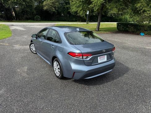 Used 2020 Toyota Corolla LE FWD image 4