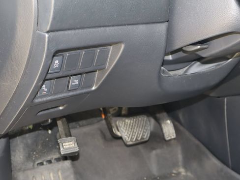 Used 2020 Nissan Pathfinder SV FWD image 22