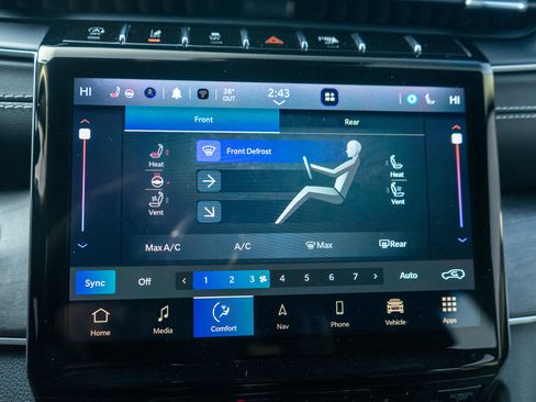 Used 2023 Jeep Grand Cherokee L Limited w/ Luxury Tech Group II image 19