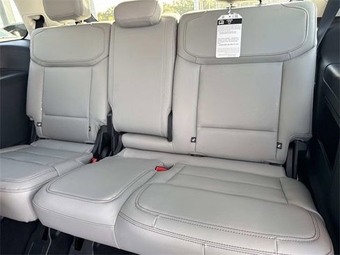 New 2025 Ford Expedition Active image 18