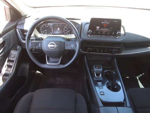 Used 2026 Nissan Rogue S FWD image 16