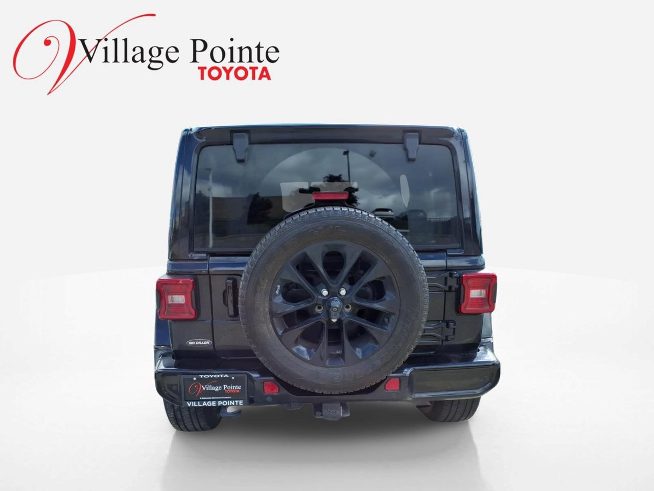 Used 2023 Jeep Wrangler Unlimited Sahara AWD/4WD image 3