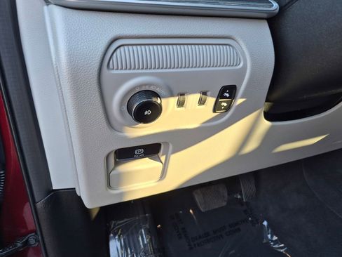 Used 2023 Jeep Wagoneer Series II w/ Flexible Seating Group image 16