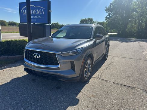 Used 2023 INFINITI QX60 Luxe AWD/4WD image 2