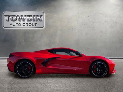 Used 2021 Chevrolet Corvette Stingray Premium Cpe w/ Z51 Performance Package RWD image 3