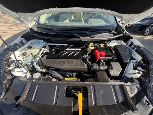 Used 2025 Nissan Rogue SV image 34