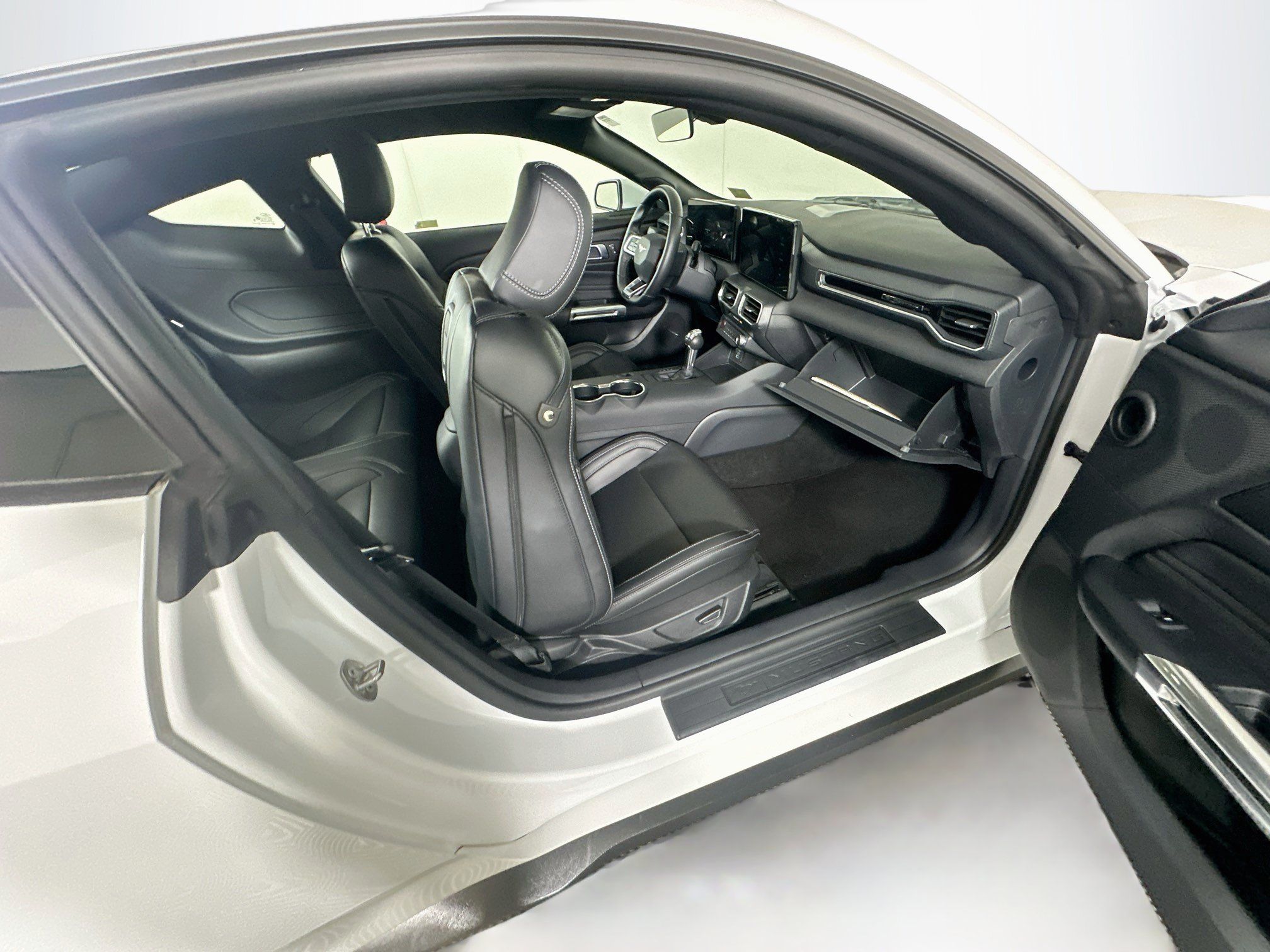 Used 2026 Ford Mustang Premium RWD image 27