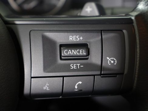 Used 2024 Nissan Pathfinder S image 41