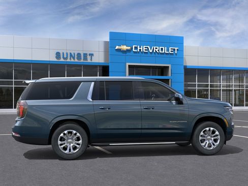 New 2026 Chevrolet Suburban LS image 5