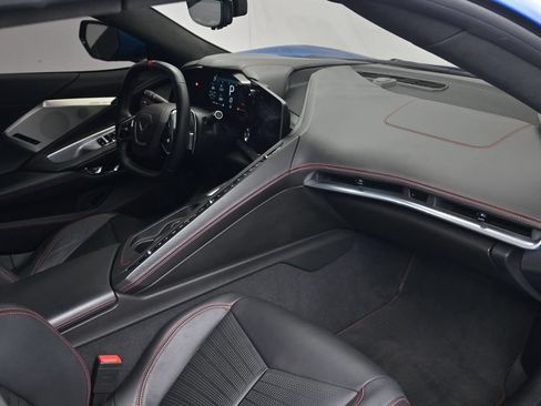 Used 2022 Chevrolet Corvette Stingray Premium Conv w/ Z51 Performance Package RWD image 15