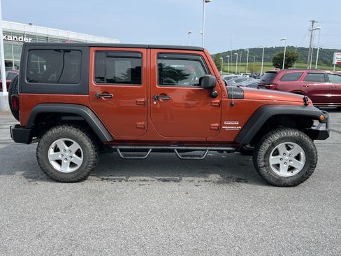Used 2014 Jeep Wrangler Unlimited Sport w/ Quick Order Package 24S AWD/4WD image 2