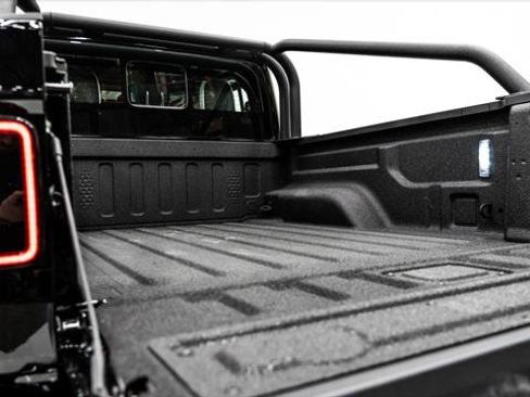 Used 2025 Jeep Gladiator Sport image 38