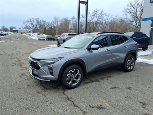 New 2026 Chevrolet Trax LT w/ LT Convenience Package image 8