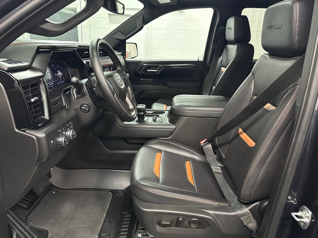 Used 2025 GMC Sierra 1500 AT4 w/ AT4 Premium Package AWD/4WD image 19